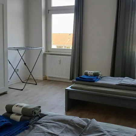Apartment Lumini Uhlandstrasse 17 *